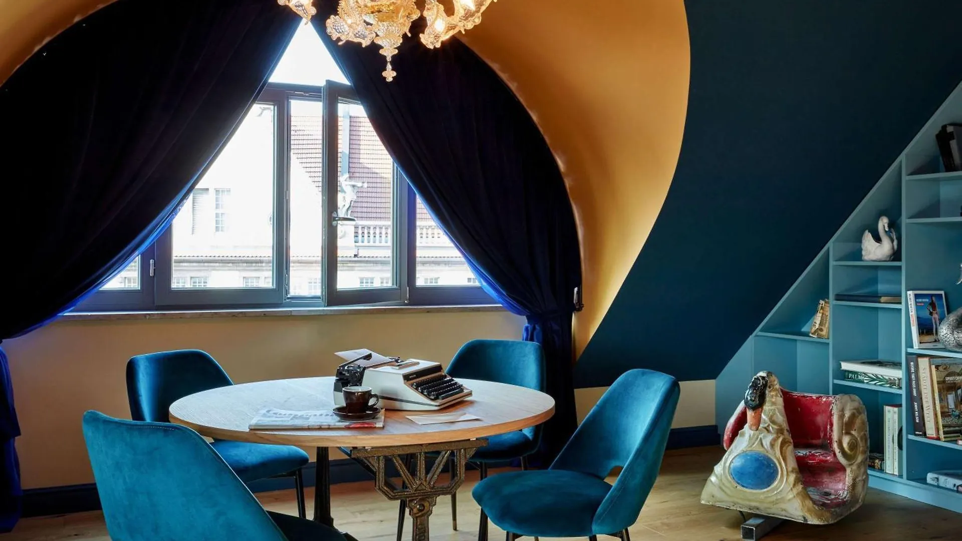 25Hours Hotel The Royal Bavarian Munich 4*,