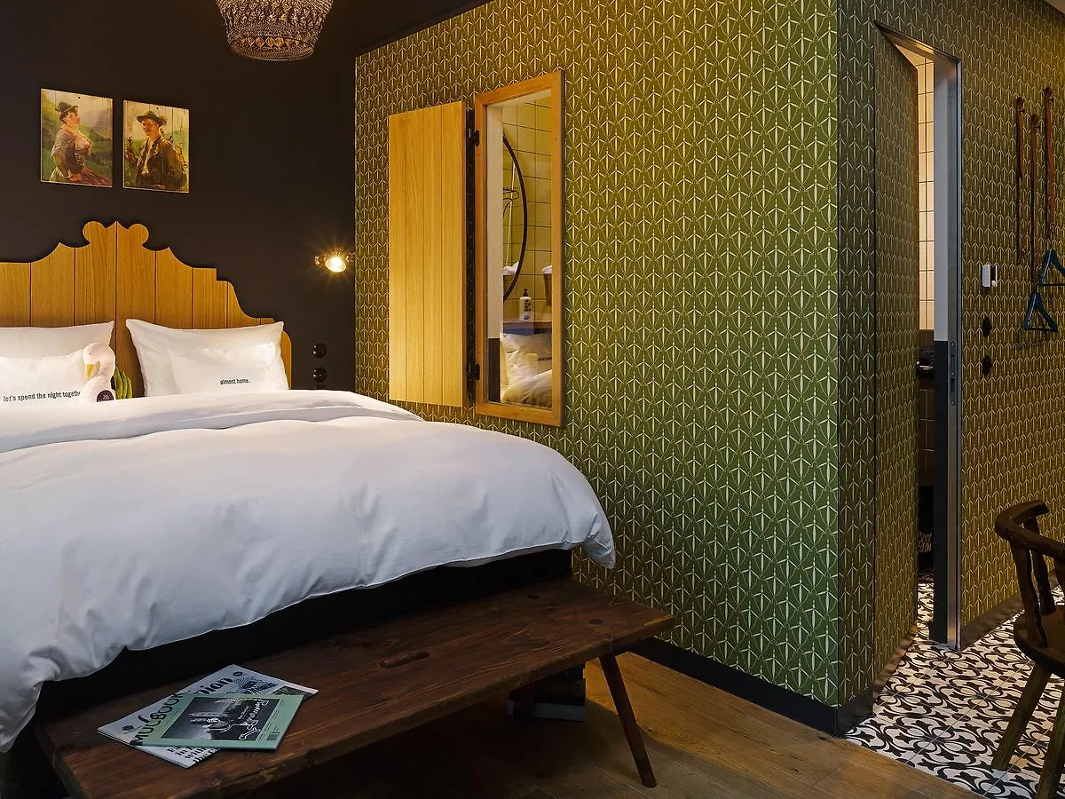25Hours Hotel The Royal Bavarian München