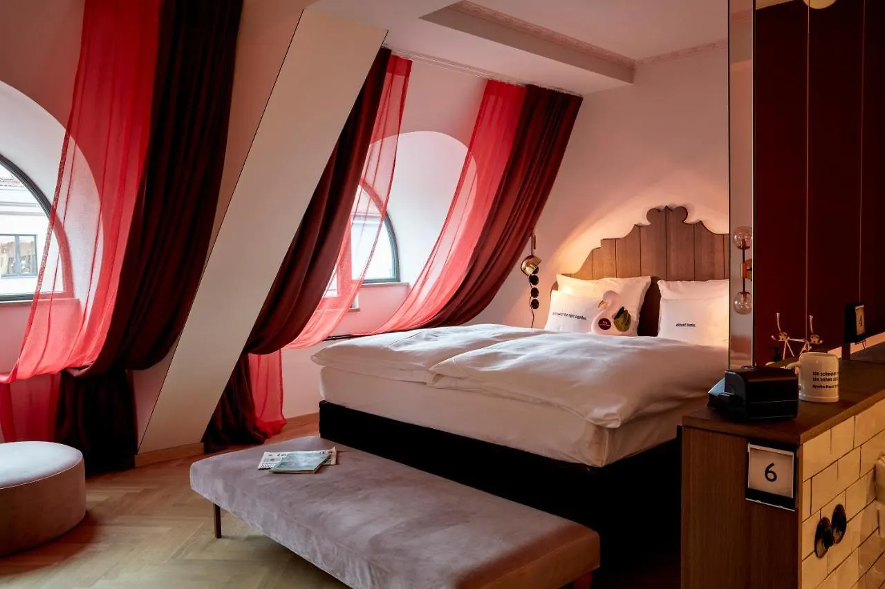 25Hours Hotel The Royal Bavarian München
