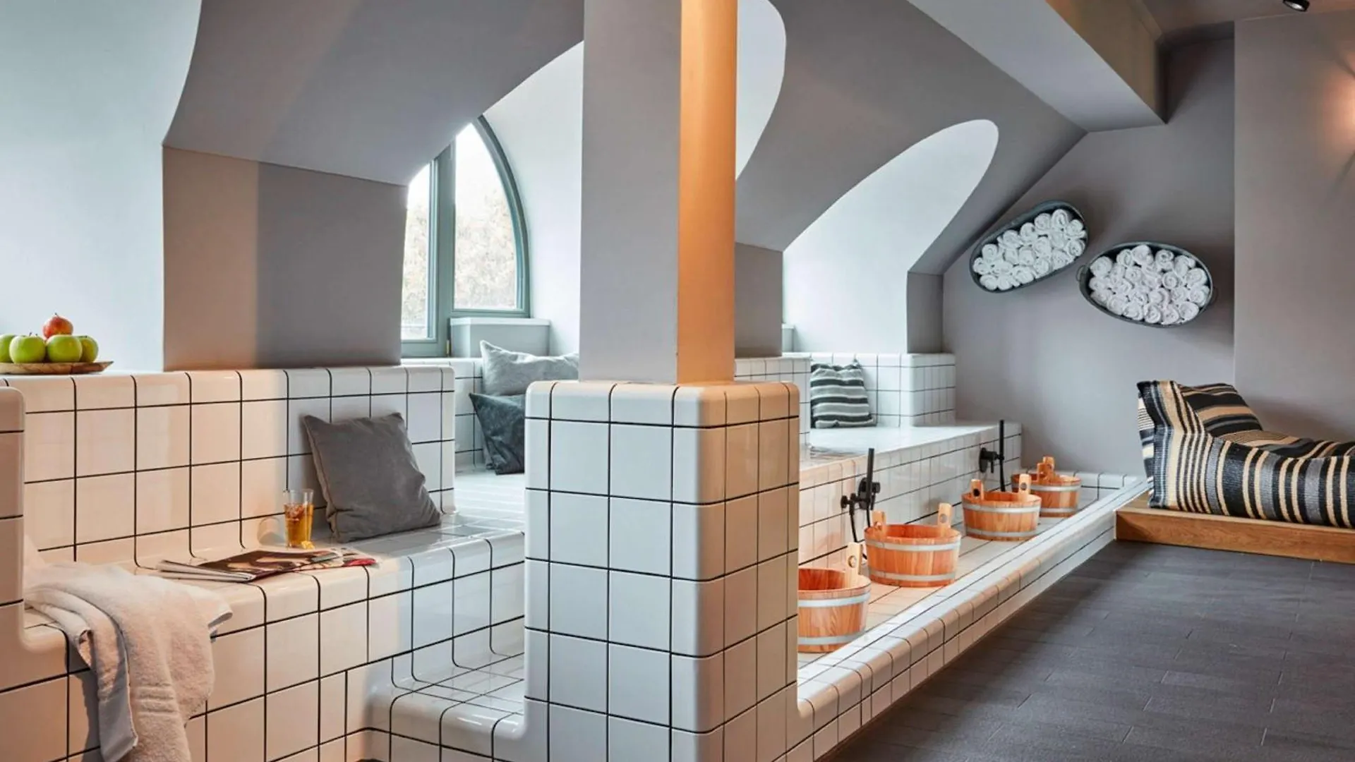 25Hours Hotel The Royal Bavarian Munich 4*,